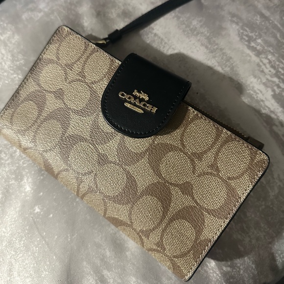 Coach Techy Wallet - Picture 1 of 7